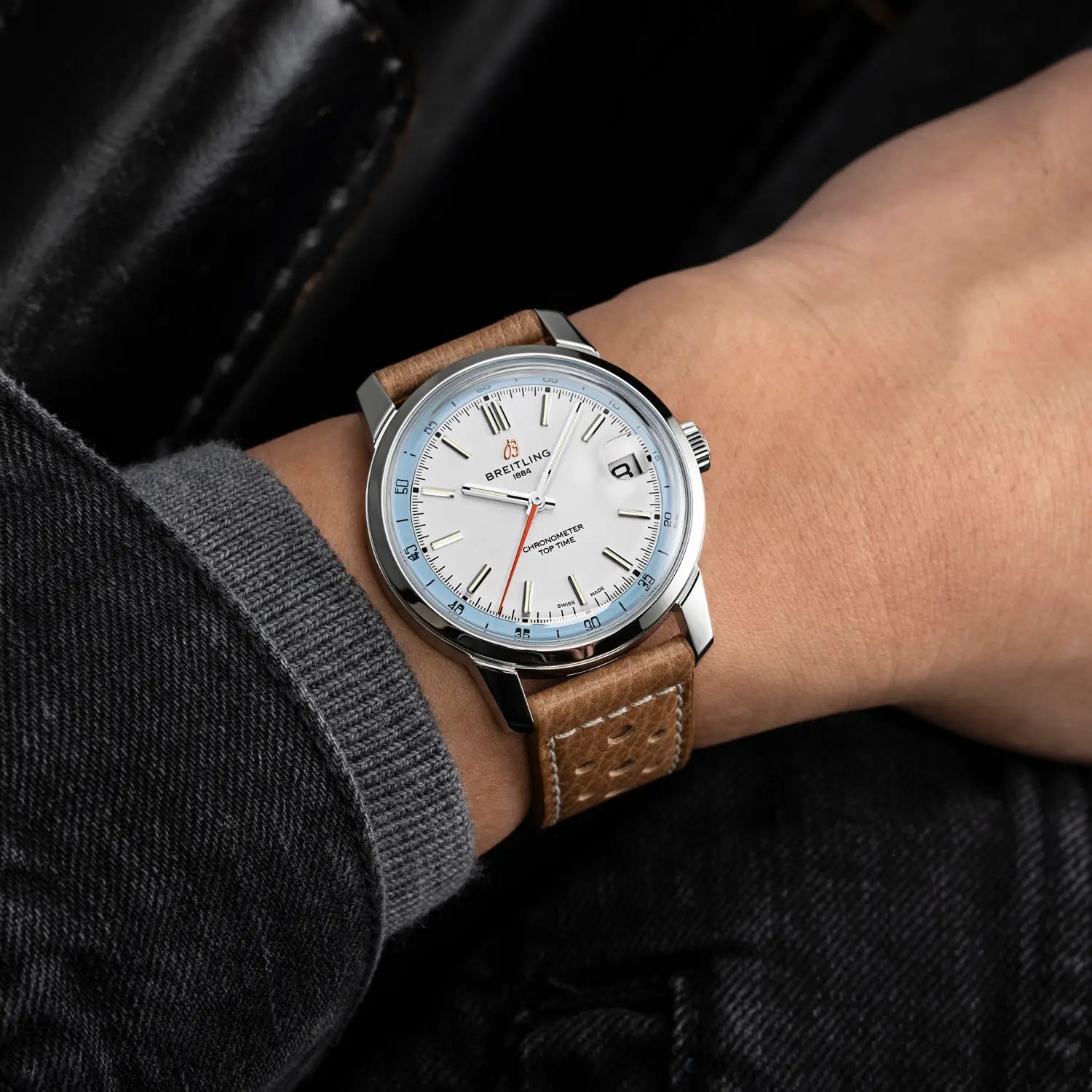 Breitling Top Time B31 38 mm AB3113281A1X1 – Trageansicht am Handgelenk bei Juwelier Krebber in Mönchengladbach-Rheydt