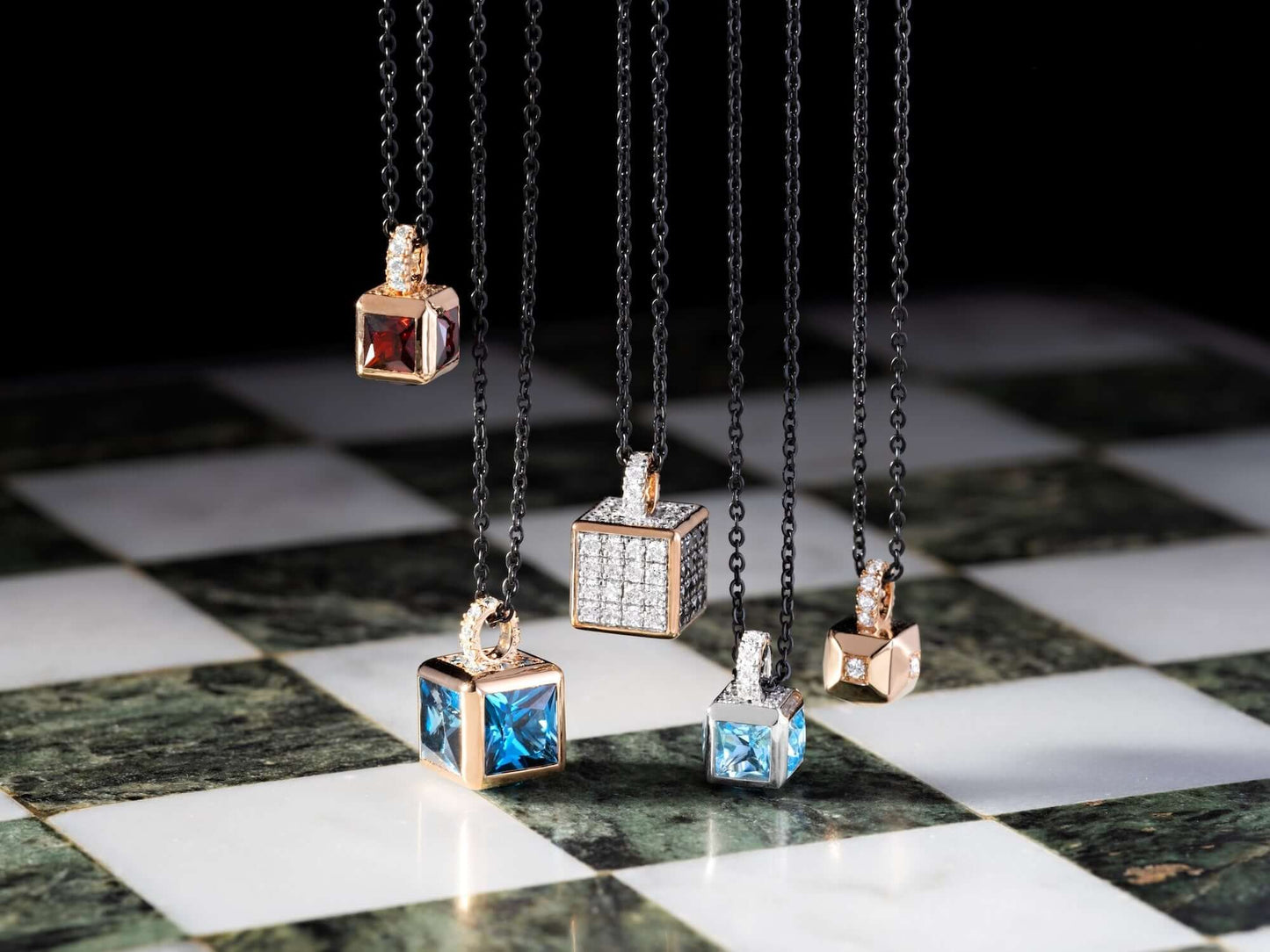 Ponte Vecchio Gioielli - Iris Cube Anhänger mit Kette aus Gold und Diamanten Schmuck Juwelier Krebber Mönchengladbach-Rheydt