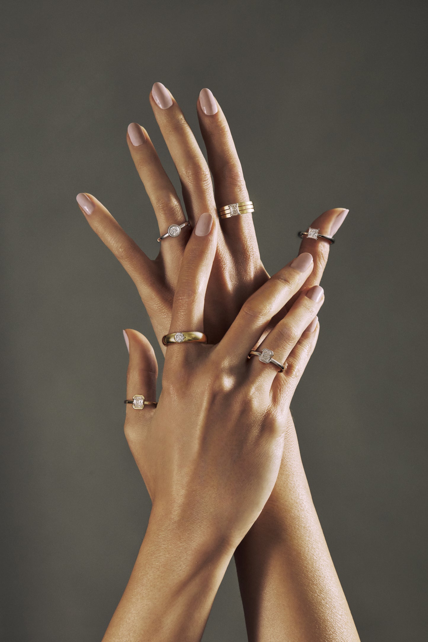 Krebber Essentials - Solitärring mit ovalem Diamanten 0,74 ct aus 18 Karat Weißgold