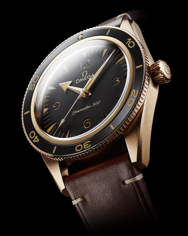 Omega - Seamaster 300 41 mm Herrenuhr Detailansicht Referenz 234.92.41.21.10.001 bei Juwelier Krebber in Mönchengladbach-Rheydt