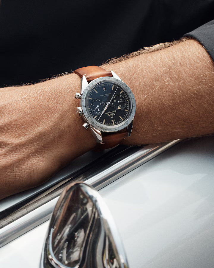 Omega Speedmaster '57 40,5 mm Herrenuhr Armbandansicht Referenz 332.12.41.51.01.001 bei Juwelier Krebber in Mönchengladbach-Rheydt